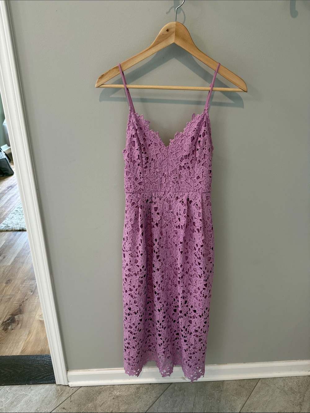 Astr Lilac Lace Spaghetti-Strap Midi Dress
